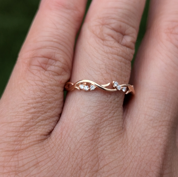 14K Rose Gold Vine Floral Diamond Ring Band - Picture 6 of 9